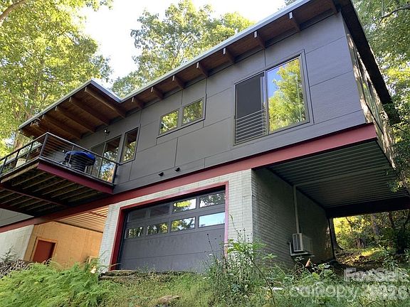 5th image of 448 Mount Mitchell Dr