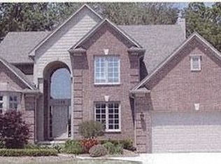 1324 Welland Dr, Rochester, MI 48306