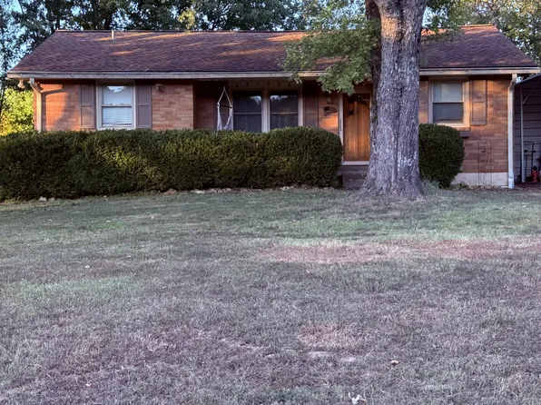 945 Bowling Branch Rd, Cottontown, TN 37048