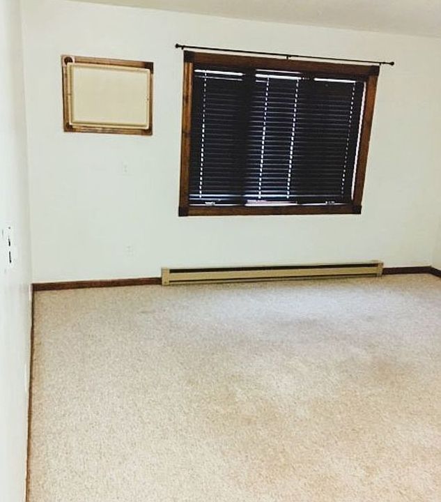 Experience Luxurious Living in the Heart of Kenwood, Baxter Spacious