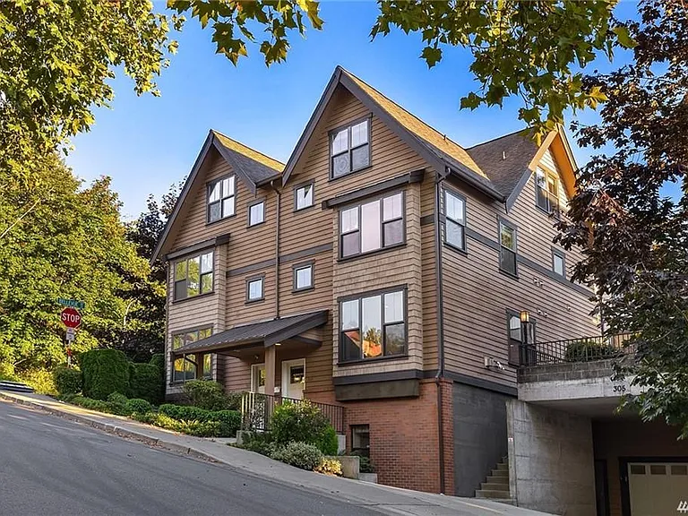 303 Bellevue Way SE — Photo 2