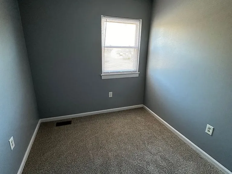 2115 Binford Ln — Photo 16