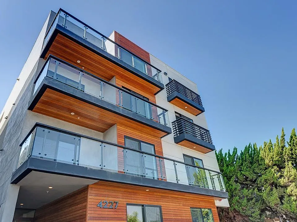 4227 McLaughlin Ave #Penthouse 2