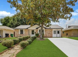 8714 Amblewood Dr, Houston, TX 77099