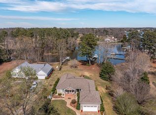 48 Prentice Cir, Kilmarnock, VA 22482