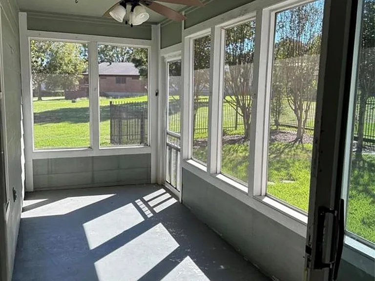 105 Harbor Court Dr — Photo 5