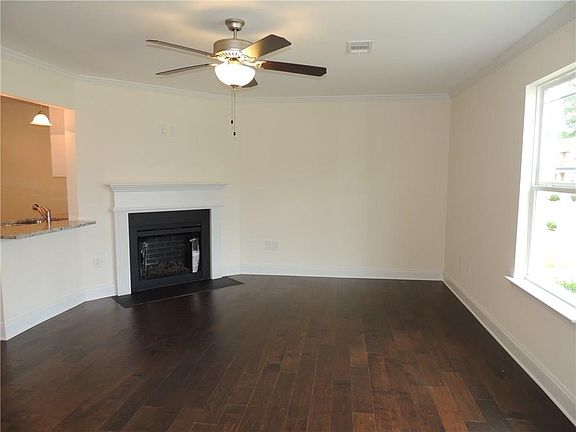 3rd image of 5960 Garden Cir
