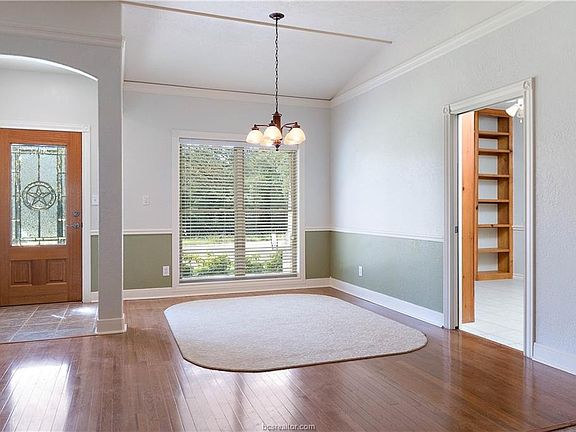 4th image of 231 Golfview Dr N
