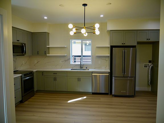 2nd image of 280 1/2 Lola Ave