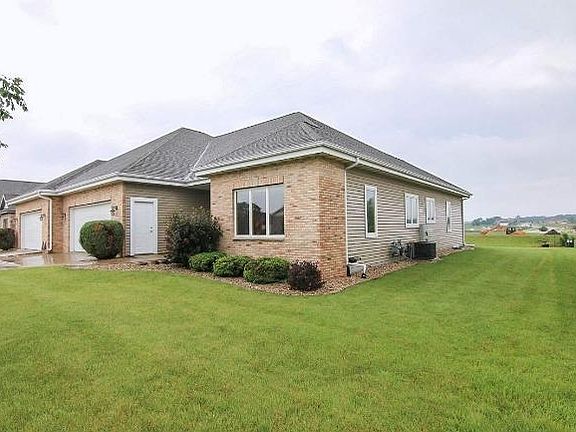 2nd image of 1039 Drumlin Dr