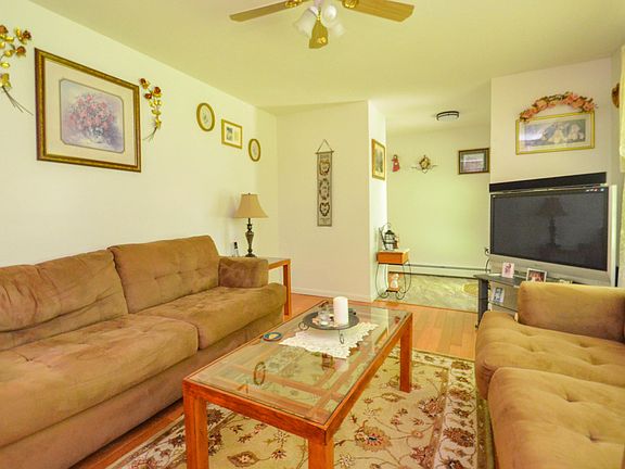 4th image of 243 Rossmor Dr