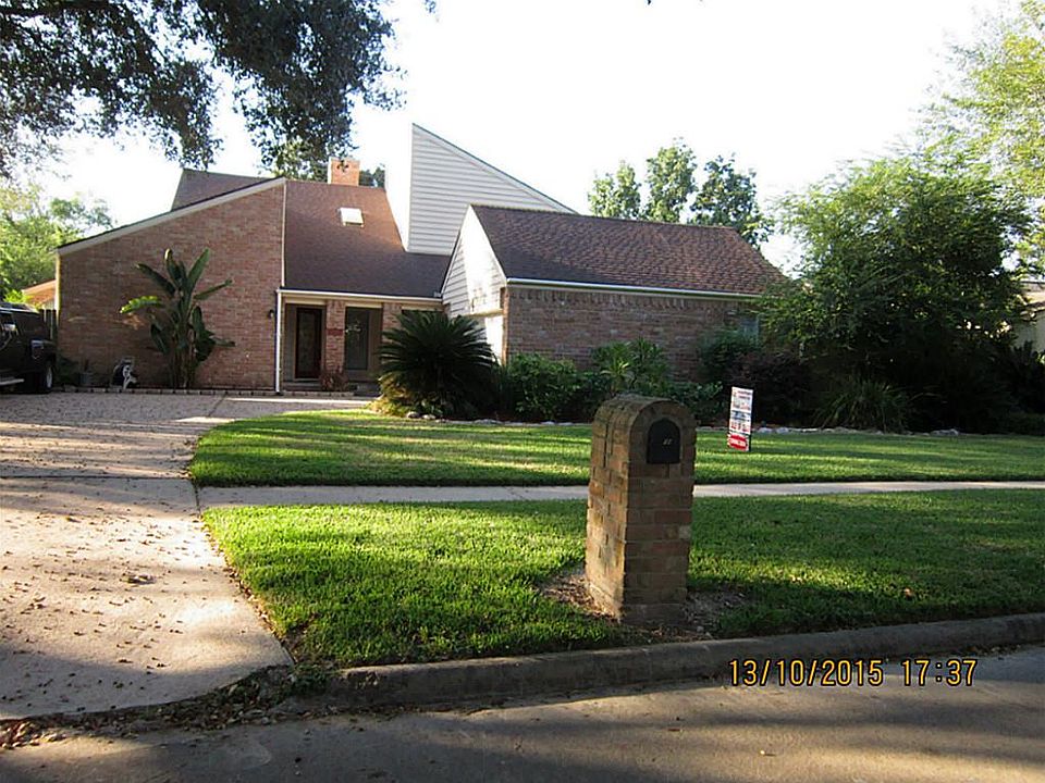 1st image of 2306 Country Club Dr