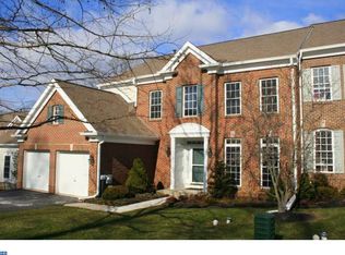 111 Camelot Ln, Newtown Square, PA 19073