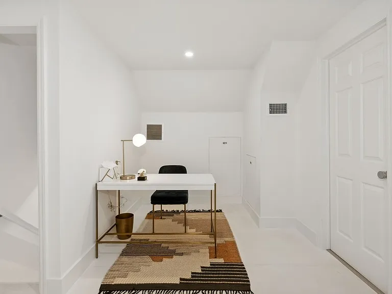 9 Banks Ct — Photo 25