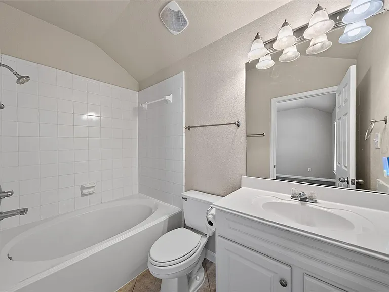 1317 Paige St — Photo 25