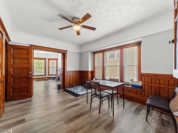 5th image of 10906 Churchill Ave