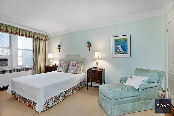 Sold by Bond New York | media 11