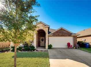 2017 Davy Crockett Dr, Forney, TX 75126