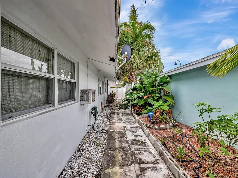 4548 N Ocean Dr #3 — Photo 12