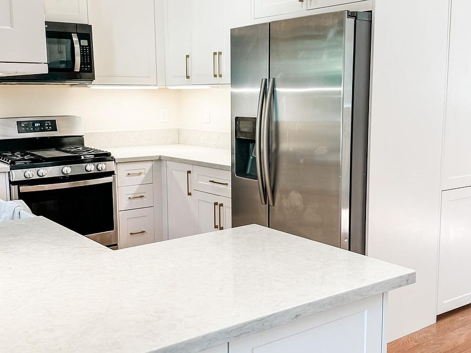 2nd image of 316 W Alamar Ave #A