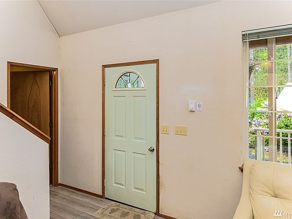 4th image of 181 E Tenby Way