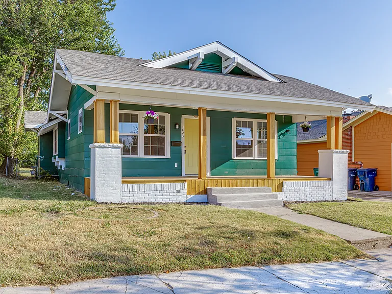 1723 W Park Pl — Photo 3
