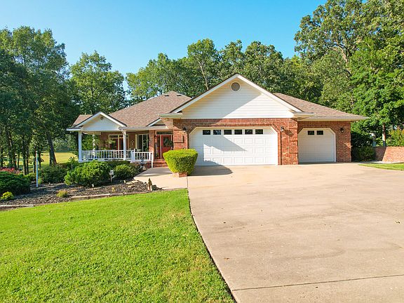 2nd image of 1629 Dilar Dr