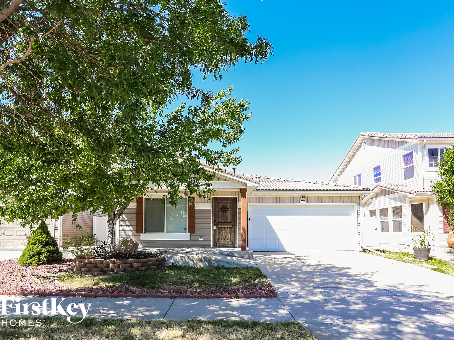 3 bed, 2.0 bath, 1279 sqft, $3,170 — Photo 1