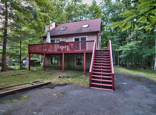 297 Ridgewood Cir, Lake Ariel, PA 18436