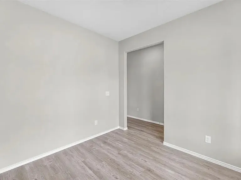 8213 Red Spruce St — Photo 10