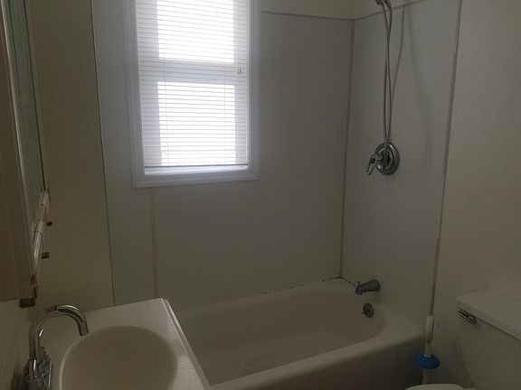 4th image of 322 Washington Ave #2