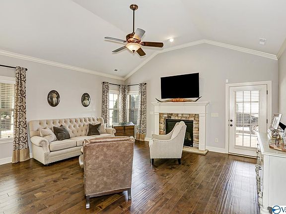 2nd image of 6305 Midtowne Ln NW