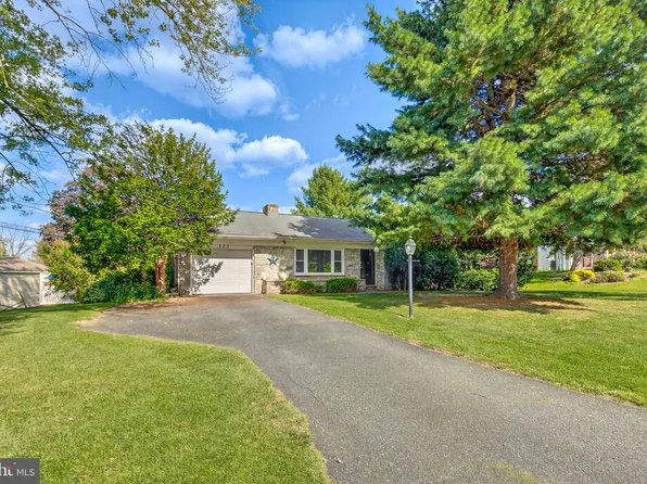 123 Westbrook Dr, Lancaster, PA 17603