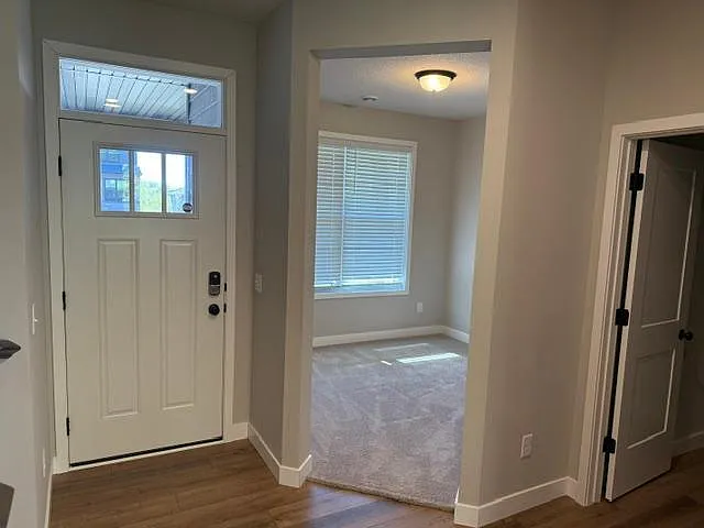 4 bed, 2.5 bath, 2136 sqft, $3,902 — Photo 4