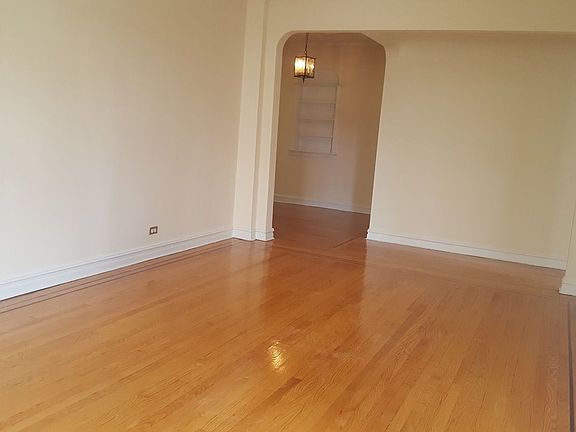 3rd image of 7011 108th St APT 4L