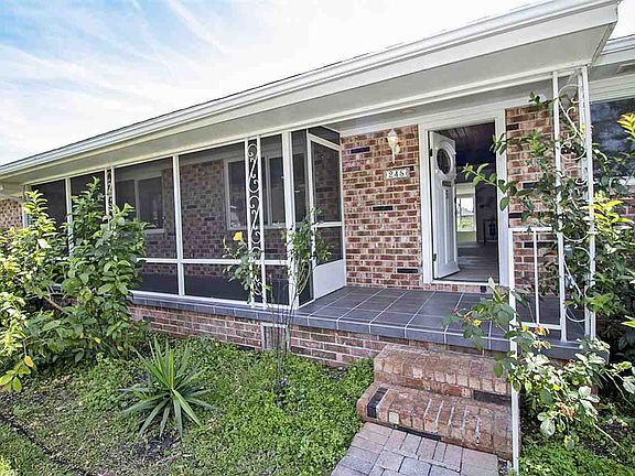 5th image of 245 Coquina Ave