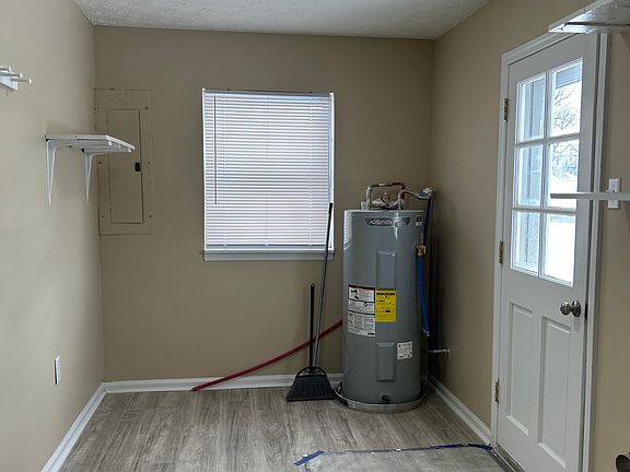 5th image of 122 Overland Dr