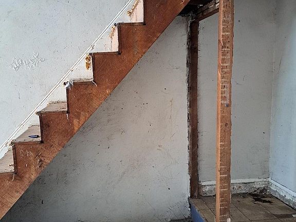 5th image of 2248 S Darien St