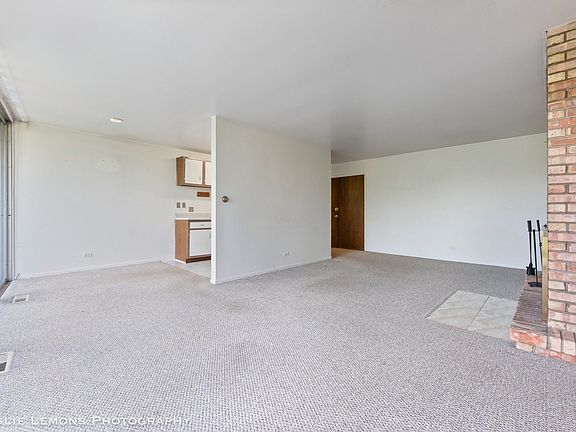 4th image of 5600 Hillcrest Ln APT 2M