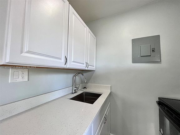 4th image of 2901 NW 18th St APT 38
