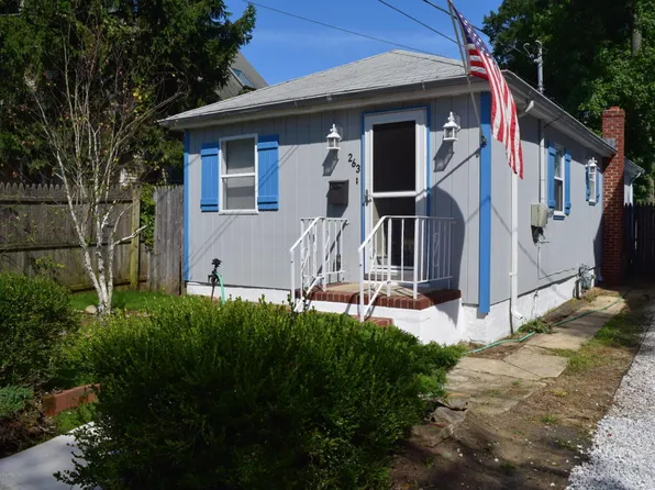 263 Linden St, Middletown, NJ 07748