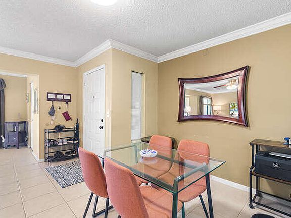 4th image of 505 Shady Pine Way #B2