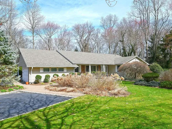 23 Arbor Lane, Dix Hills, NY 11746