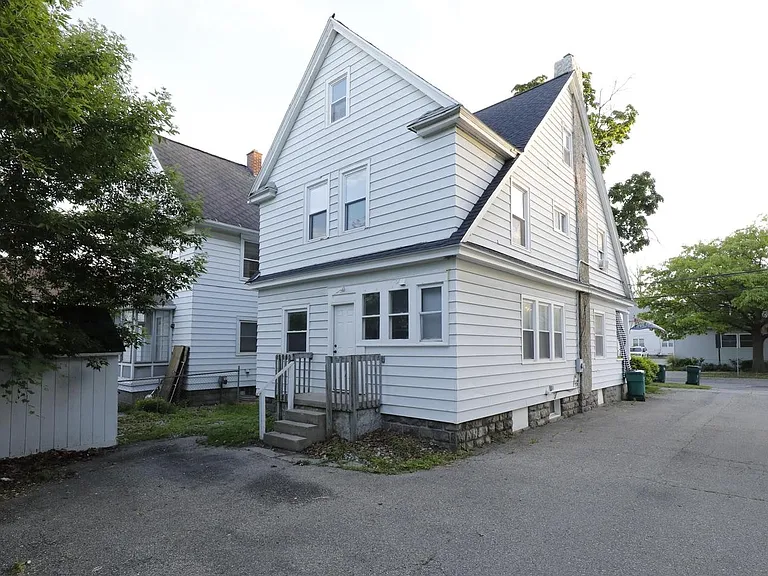 504 N Walnut St — Photo 23