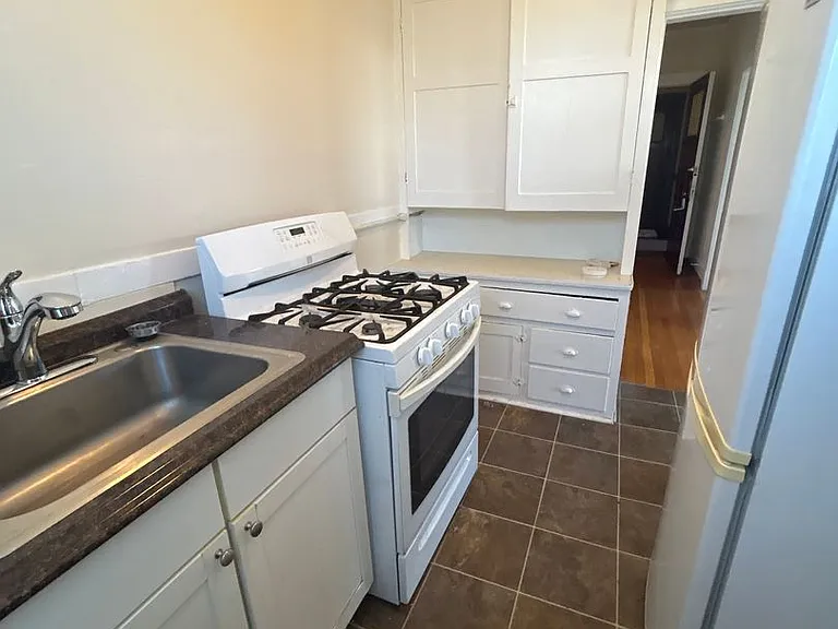 St Florence Apartments — Photo 47