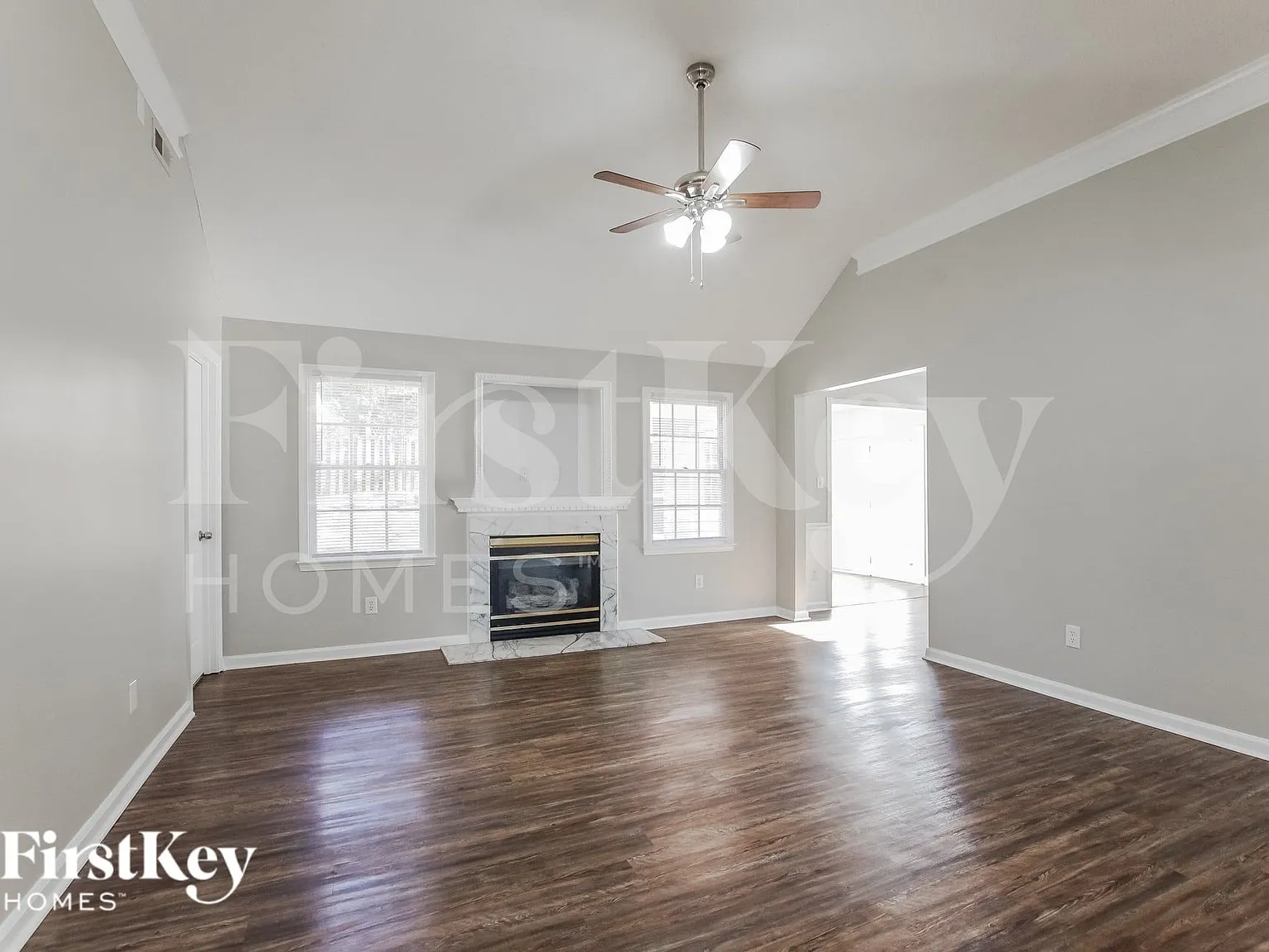 3 bed, 2.0 bath, 1696 sqft, $2,200 — Photo 3