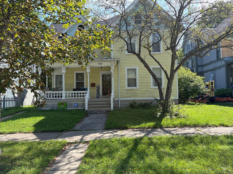 1st image of 427 Dennis St