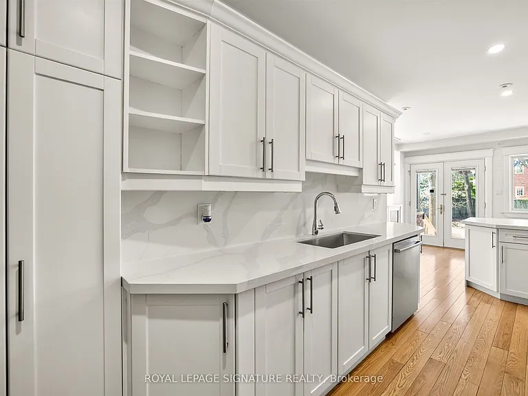 426 Armadale Ave — Photo 19