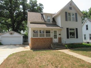213 W 2nd St, Blue Earth, MN 56013