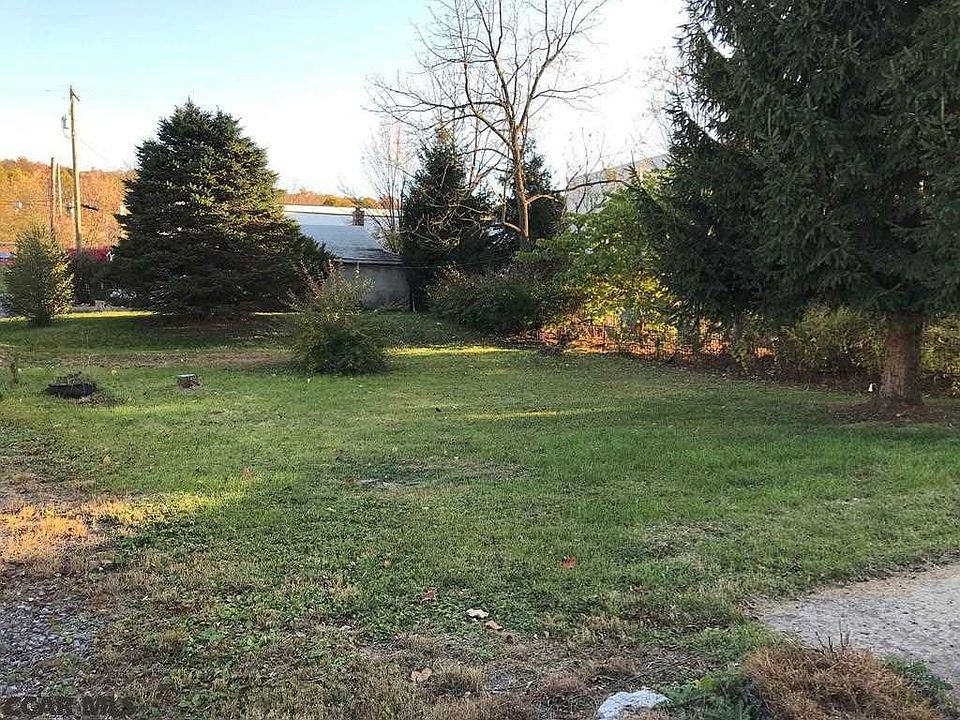2nd image of 123 Watkins Rd